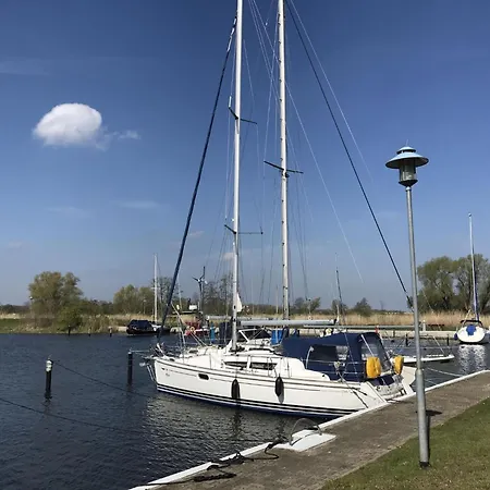 アパート An Der Ostsee Mit Blick Auf Den Yachthafen By Interhome